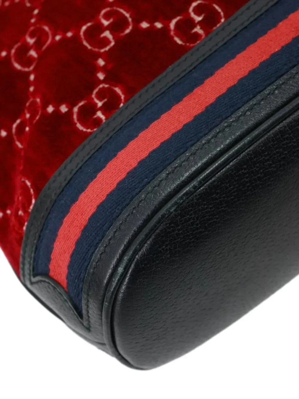 Gucci  GG Velvet Bucket Bag Red 574960